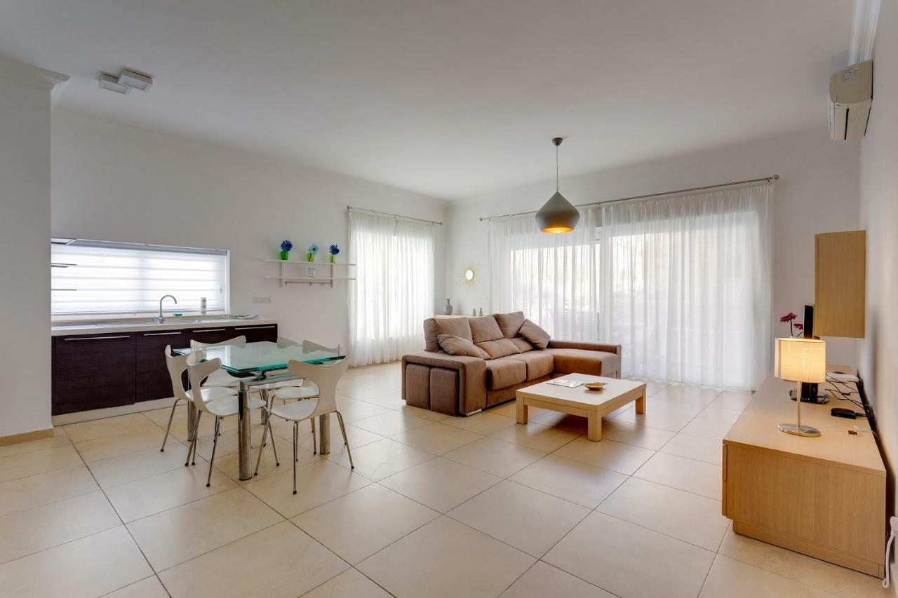 Apartment In Fort Cambridge With Pool 斯利马 外观 照片